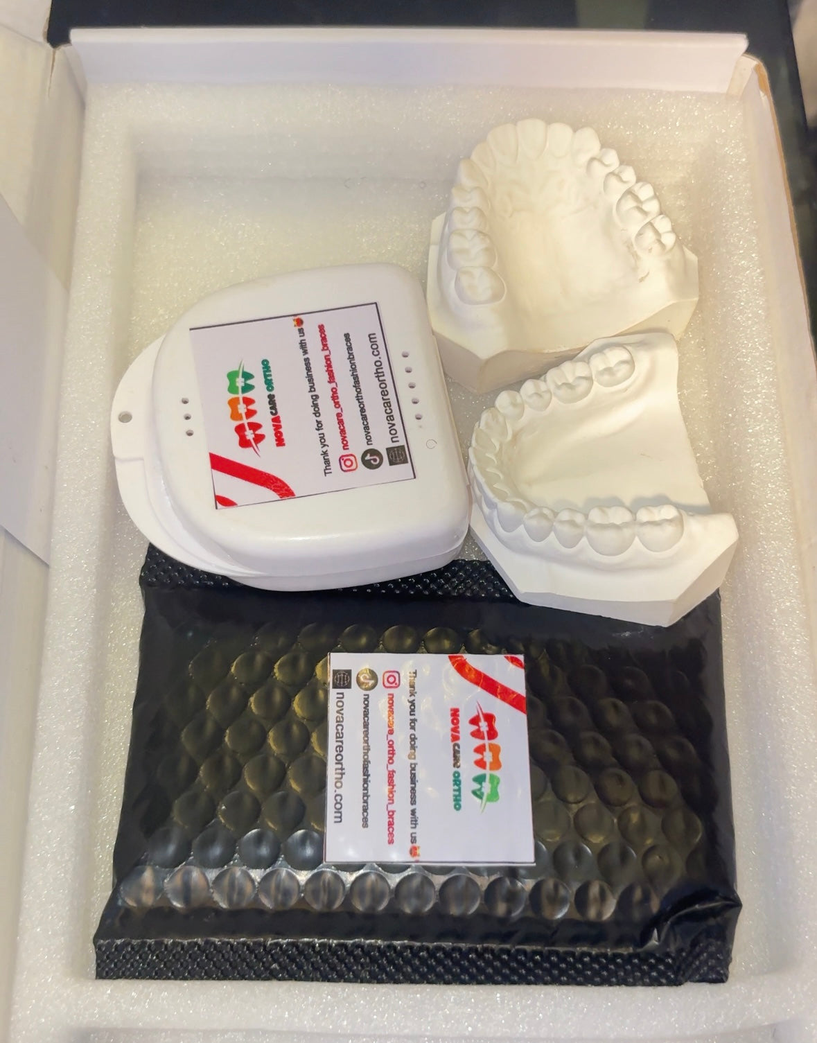 Custom-Made Fashion Retainer Braces